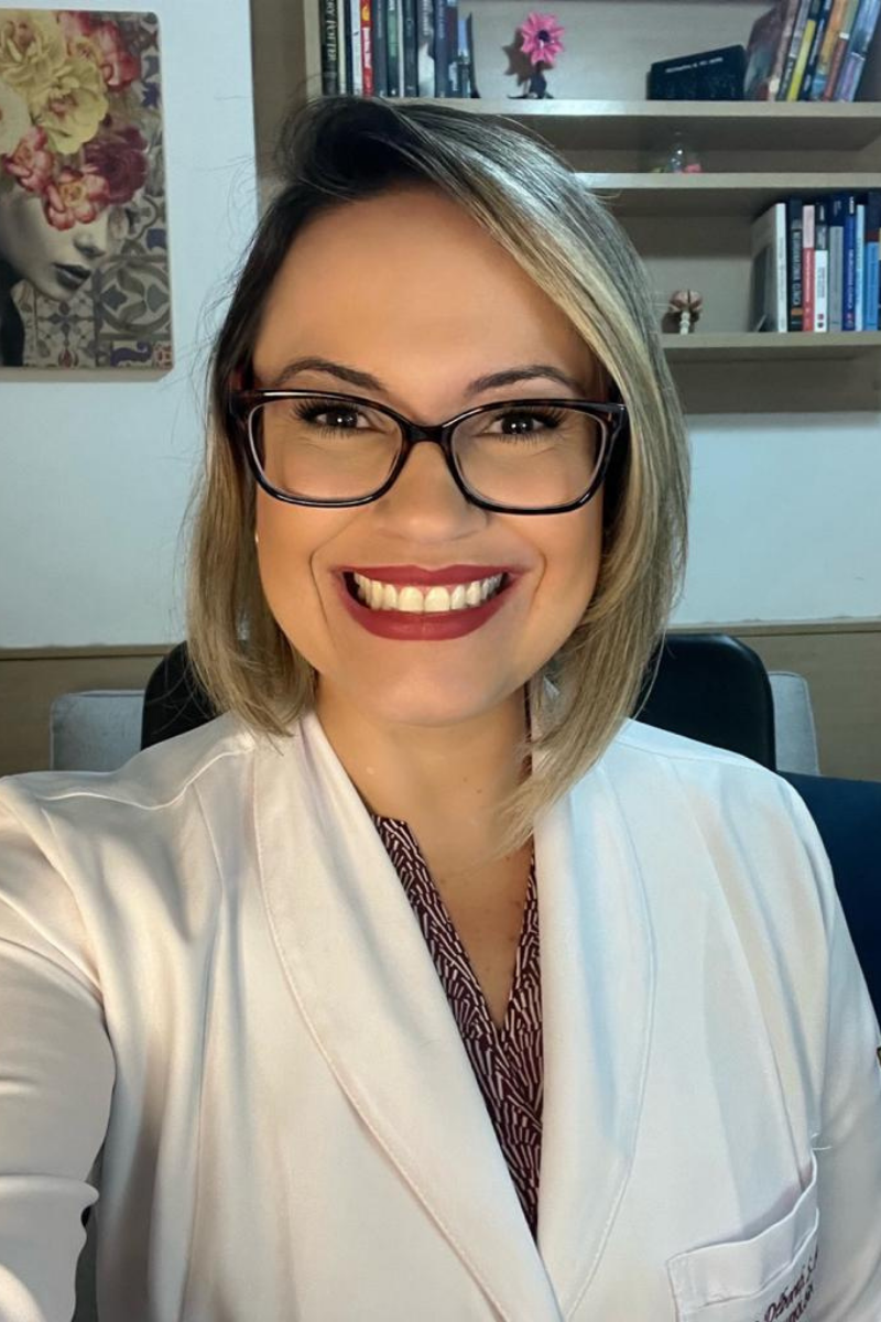 Dra. Déborah Sales